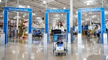 Walmart argumenta que el cobro cubre la preparación y recolección en tienda, no el envío