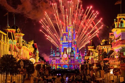 Walt Disney World, Orlando; DeSantis aprieta las medidas