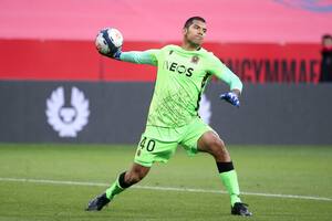 Walter Benítez, en acción en la Ligue-1