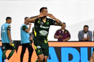 Defensa y Justicia y otro triunfo para hacer historia ante Lanús en Varela: 2-1