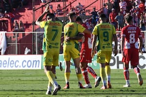 Walter Bou hizo dos golazos para Defensa y Justicia y le pidió perdón a la hinchada de Unión