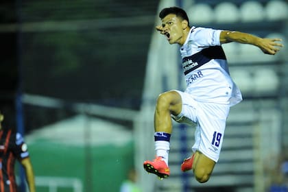 Walter Bou marcó el gol del triunfo para el Lobo