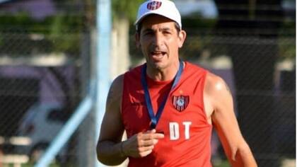 Walter Coyette dejó de ser el DT de Chacarita