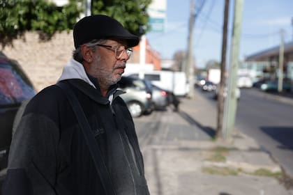 Walter Cucchiararo, un estilista de 57 años, reclama por mayor seguridad