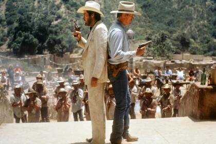 El western Cabalgata infernal, de 1980, sobre la banda de forajidos comandados por Jesse James, también célebre porque fue protagonizado por dos pares y un trío de hermanos actores: David, Robert y Keith Carradine, Stacy y James Keach y Randy y Dennis Quaid (el film solo está disponible en alquiler