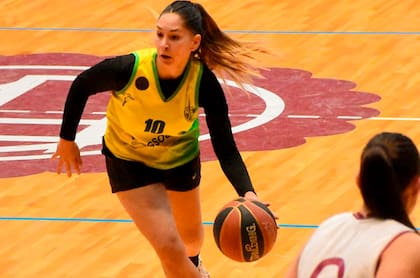 Wanda López, jugadora del Club Atlético Obras Sanitaria, murió tras ser arrollada por un tren en las vías de la línea Roca