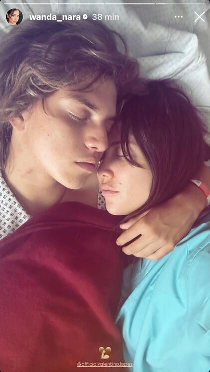 Wanda Nara acompañó a su hijo Valentino en el hospital