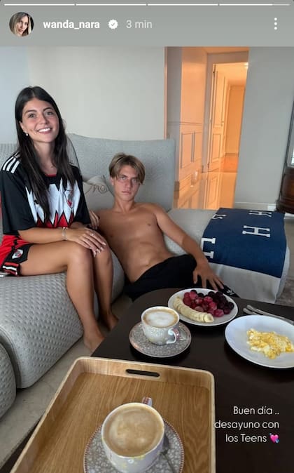 Wanda Nara compartió un desayuno especial con su hijo Valentino y su novia (Captura: Instagram @wanda_nara)