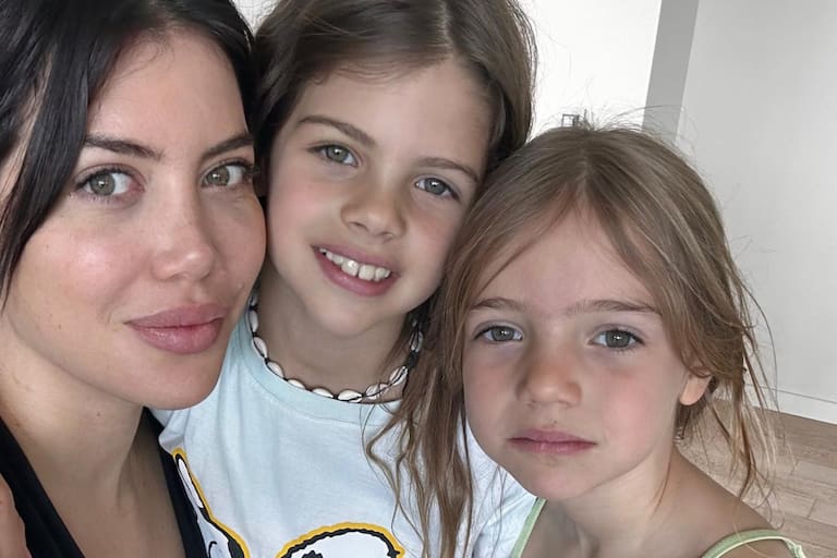wanda-nara-filmo-a-sus-hijas-en-sus-clases-de-JUKGEXAGNZEXZI7LQ6DEPOTEZA