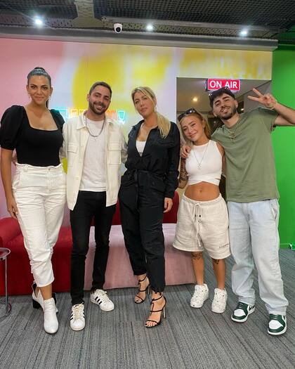 Wanda Nara fue a Red Flag de Luzu Tv