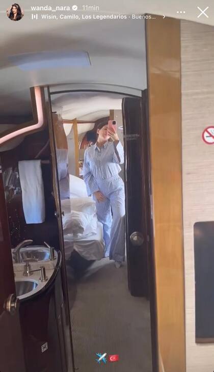 Wanda Nara mostró el pijama que usó para dormir en el avión rumbo a Turquía (Foto: Instagram @wanda_nara)