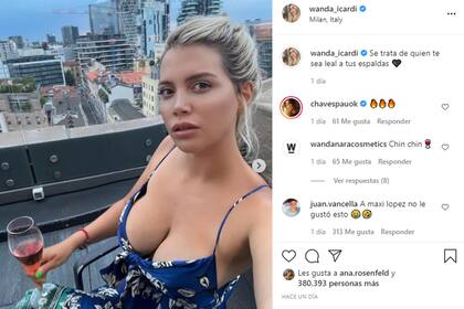 Wanda Nara posó con un mono de profundo escote y eligió una llamativa frase para el epífrafe