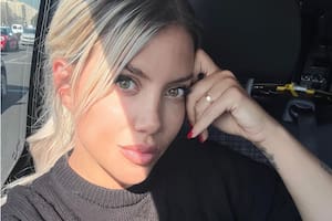 Wanda Nara lanzó su marca de maquillajes y un detalle de su look de robó todas las miradas