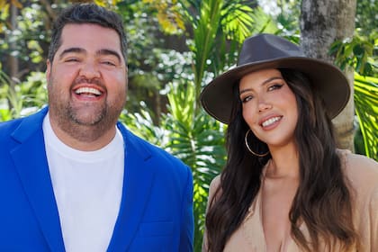 Wanda Nara y Darío Barassi son los conductores de Love is Blind