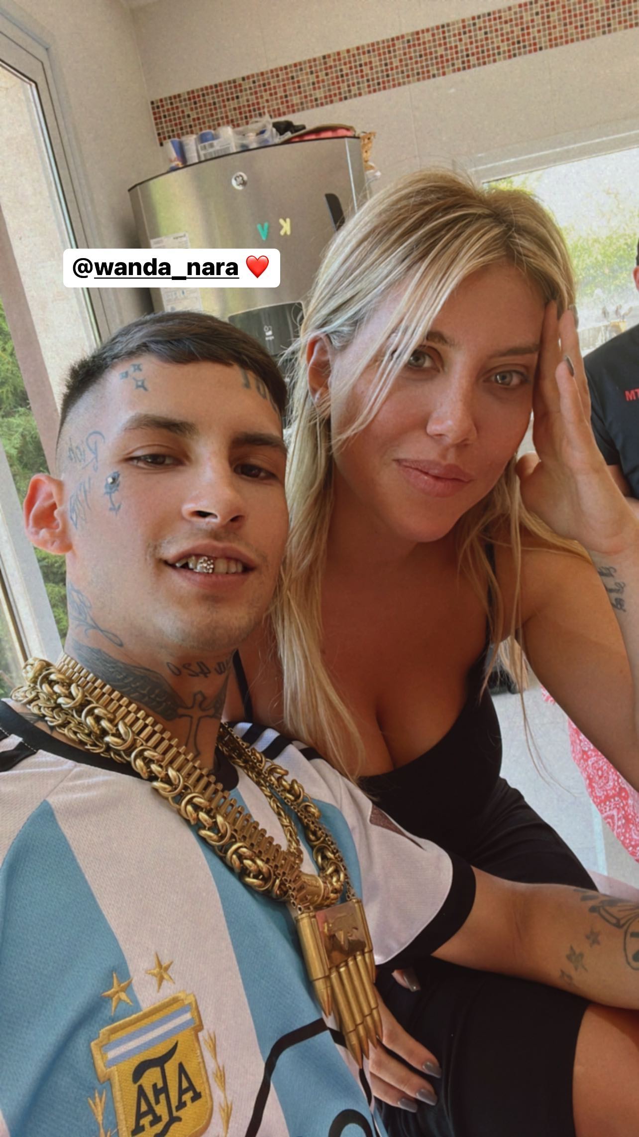 Wanda Nara y L-Gante posaron juntos en la previa al encuentro entre la selección argentina y la croata