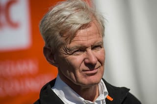 Un experto en procesos de paz, junto a los refugiados de la guerra