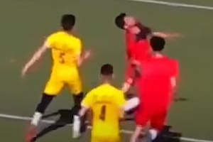 Un futbolista de 17 años murió después de recibir una patada durante un partido en Argelia