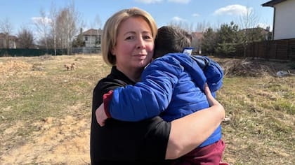 Wei está siendo atendido en un hogar estatal en Ucrania después de que sus padres adoptivos no lo recogieran.