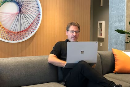 Welicki destaca que su trabajo en Microsoft los procesos de innovación no están exentos de errores, y el objetivo apunta a rescatar el aprendizaje que se adquiere durante esas experiencias