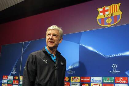 Wenger no ocultó su admiración por el ataque de Barcelona