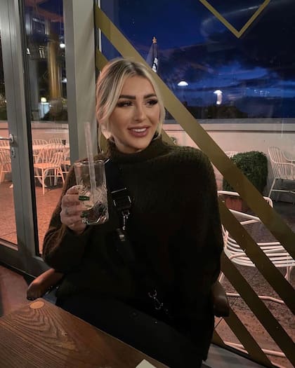 Weronika se sometió a dos operaciones faciales durante su estancia en Turquía y de regreso sufrió por sus heridas