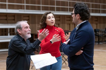 Werther, la ópera de Jules Massenet, llega al Teatro Colón con dirección escénica de Rubén Szuchmacher.