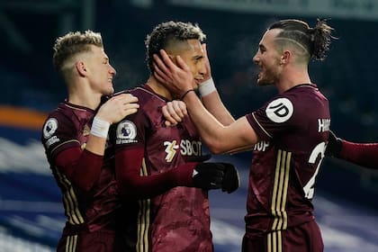 Leeds festeja la goleada por 5 a 0 frente a West Bromwich