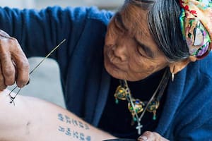 Filipina. La tatuadora más vieja del mundo tiene más de 100 años