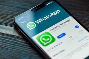 WhatsApp trabaja en una aplicación que permita migrar las conversaciones de Android a un teléfono iPhone, un sistema que requerirá el uso de un cable para el proceso de transferencia de datos
