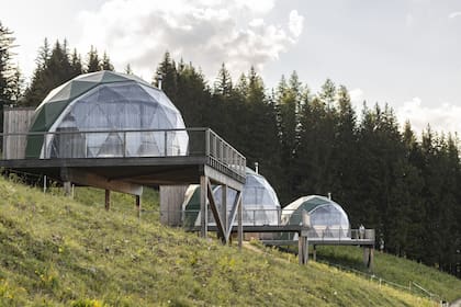 Whitepod, domos emplezadas en el Cantón de Valais, Suiza.