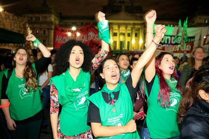 Wikipedia se involucró en el debate por la legalización del aborto desde sus redes con el hashtag #WikipediaenDebate. Ofrecía links para completar la información que se discutía en el recinto. 