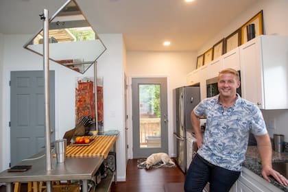 Will Johnston, uno de los promotores del proyecto, se convirtió en uno de los primeros residentes del nuevo vecindario