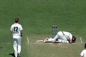 Una estrella del cricket australiano sufrió una conmoción cerebral en pleno partido y su carrera está en jaque