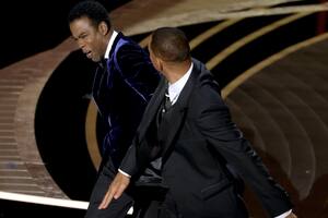 Chris Rock habló del cachetazo que le dio Will Smith en los Oscar y lanzó un picante comentario