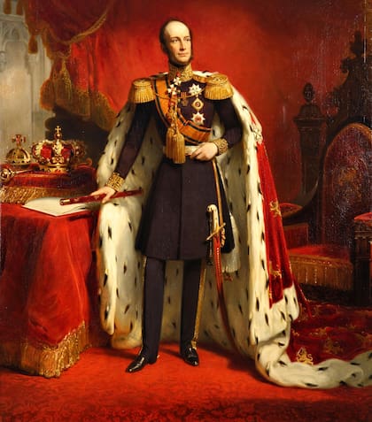 Antes de asumir la jefatura de Estado, en 1840, fue comandante de las tropas de los Países Bajos durante la batalla contra Napoleón en Waterloo, 1815. Eso le valió a Guillermo II el título de "rey soldado".