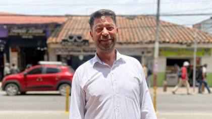 William Jimenez es famoso en las calles de Soacha. Todos los políticos le piden adherirse. Él se niega