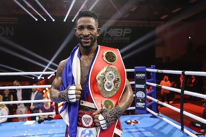 William Scull llega invicto al estelar combate ante el mexicano Saúl 'Canelo' Álvarez, que va por todo