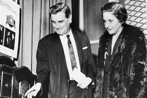 William Taynton junto a Margaret Baird, esposa del inventor.