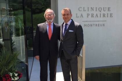 Willie Carballo, representante en América Latina y México de La Prairie, junto al CEO de la clínica, Simone Gibertoni
