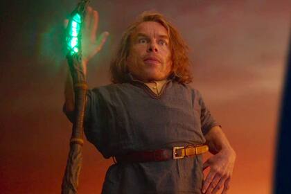 Willow, nuevamente interpretado por Warwick Davies