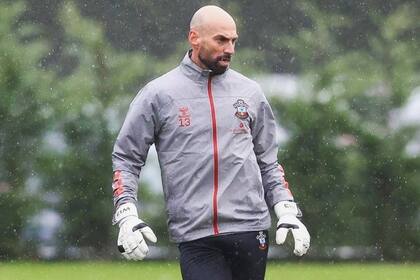 Willy Caballero prácticamente no juega en Southampton; el arquero argentino tiene 41 años