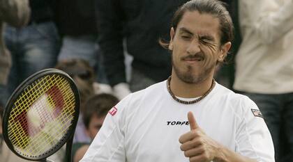 Willy Cañas y un gesto de aprobación; llegó a ser número 8 del mundo y ganó 7 títulos, incluido un Masters 1000