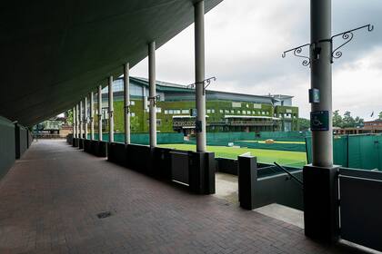 Una imagen de los pasillos vacíos de Wimbledon, algo totalmente inusual durante esta época.