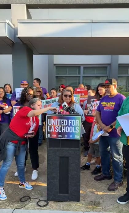 Win Our Future tiene como objetivo mostrarle a la comunidad migrante los recursos que necesitan al estar en contacto con las autoridades