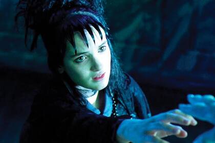 Winona Ryder luce su particular peinado en Beetlejuice
