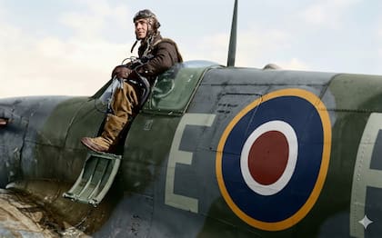Witold Czerwinski retratado en la cabina de su Spitfire cuando era piloto del Escuadrón de voluntarios polacos 318 de la RAF. (Gentileza de Marcos Czerwinski).