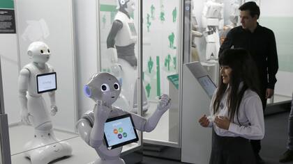 Wn la muestra del Museo de la Ciencia de Londres también está Pepper, el robot social de la compañía japonesa Softbank