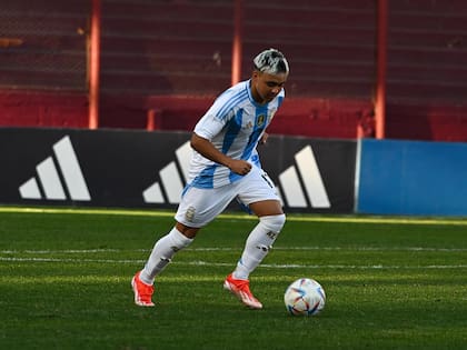 Woiski ya jugó por la Argentina, en el torneo L'Alcudia 2023; fue uno de los mayores anotadores del equipo.