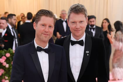 Woods se casó 2012 en con Christopher Bailey, diseñador y exdirector ejecutivo de la firma Burberry, con quien tiene dos hijas en común, Iris y Nell