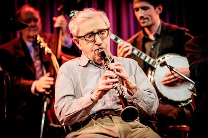 Woody Allen, despuntando su vicio musical: el clarinete